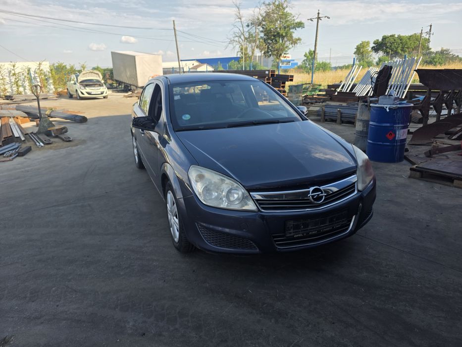 Dezmembrez opel astra h sedan 1.6 xer easytronic