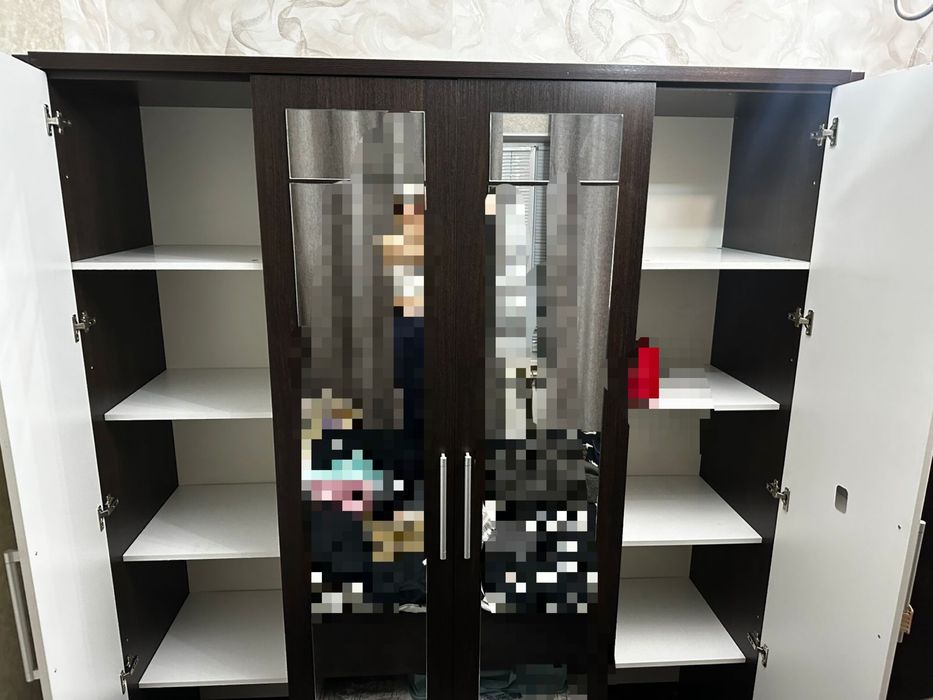 шкаф хорошего качества просторный