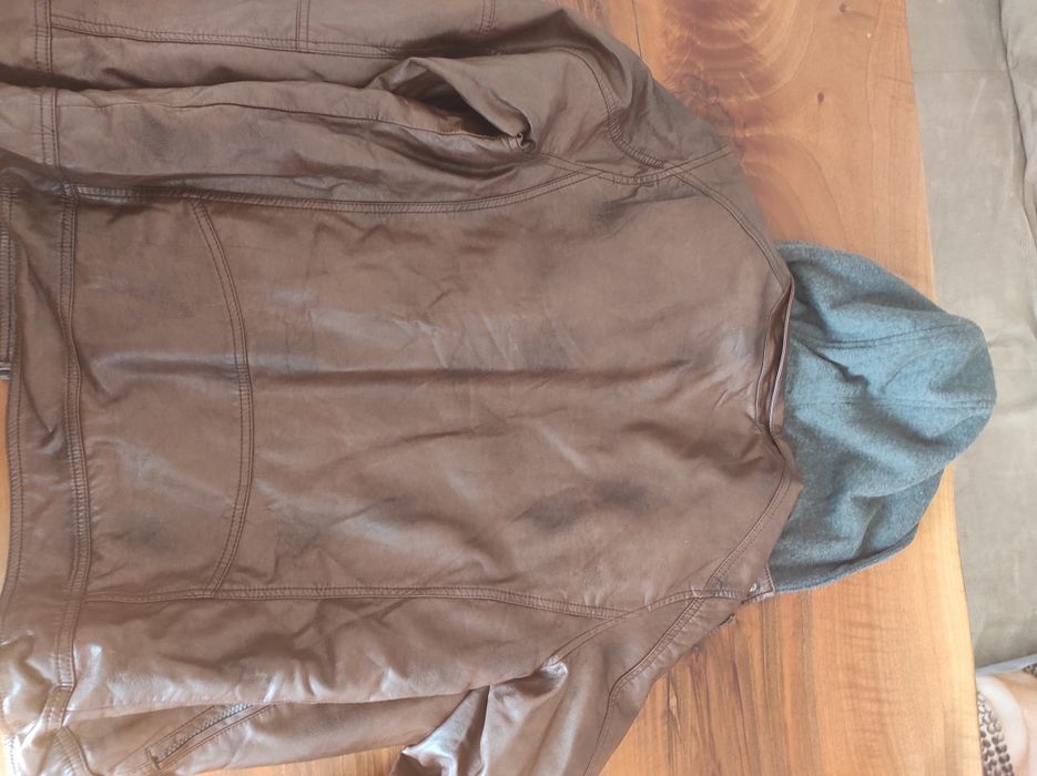 Koжено яке Guess