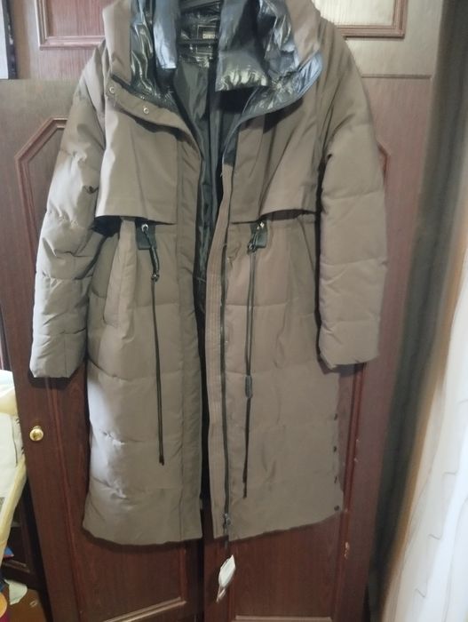 Продам женские пуховики