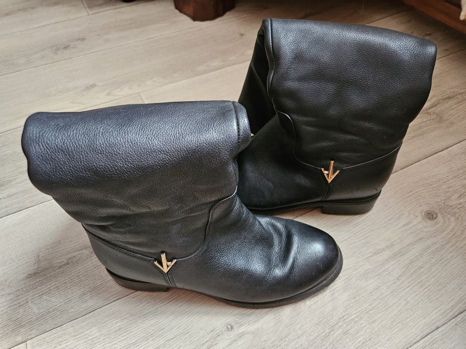 Продам зимние сапоги