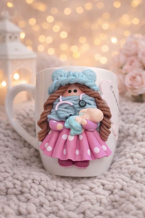 Луксозна чаша с ръчно моделирана фигурка