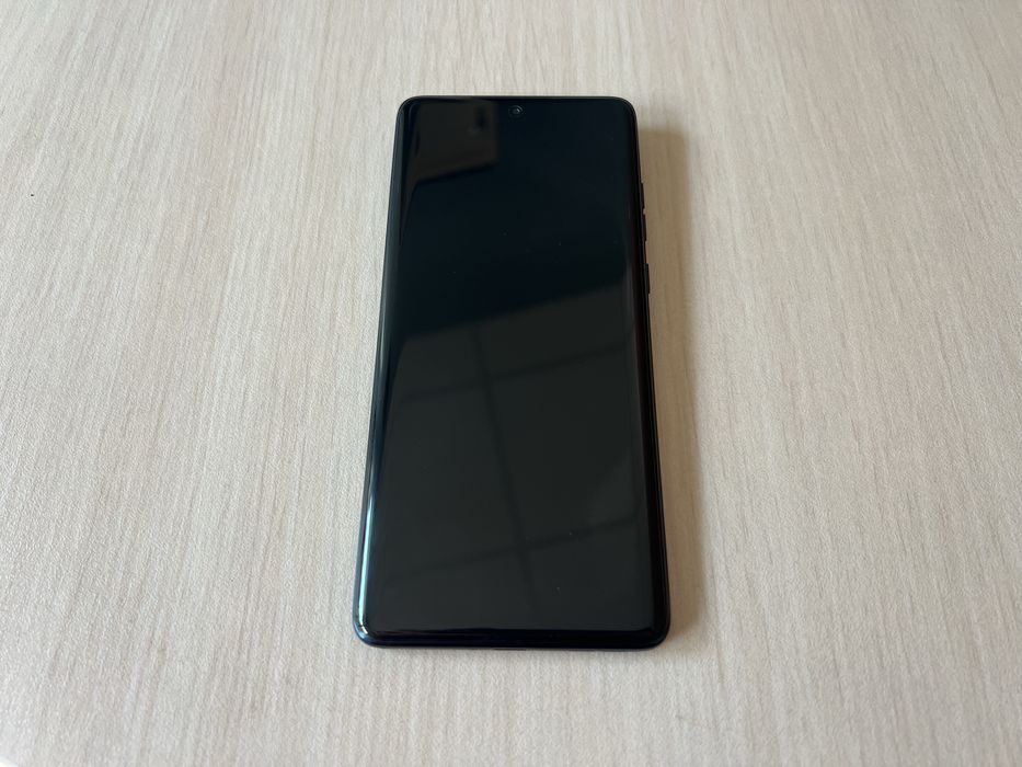 Продавам Motorola Edge 60 256/8+4GB