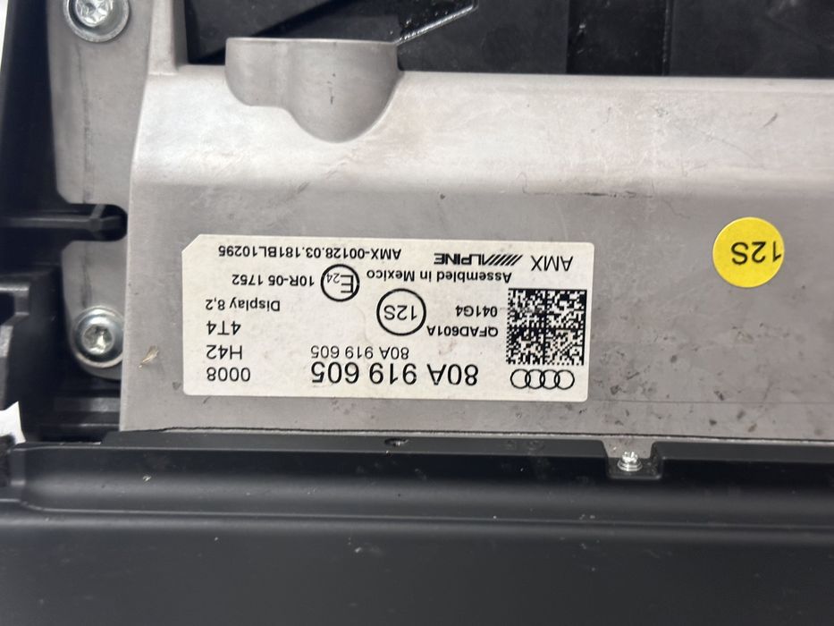 Навигация AUDI Q5 SQ5 FY 80A919605 Счупена