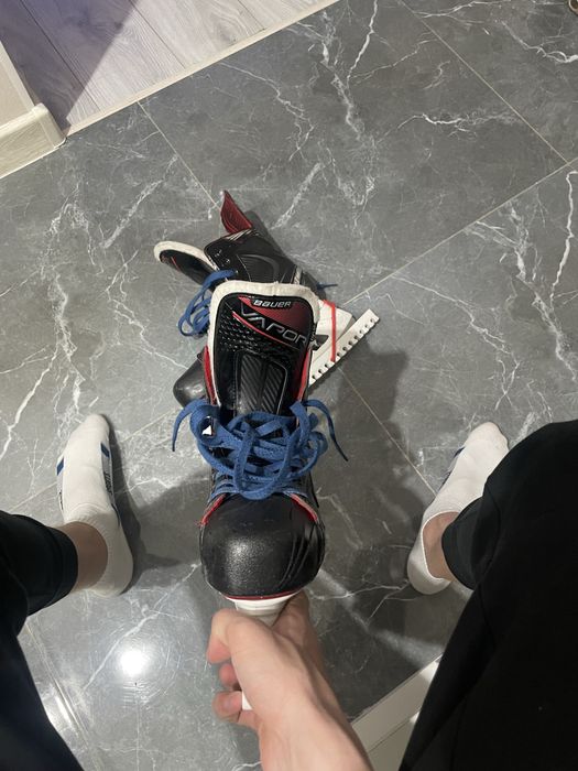 Продам хоккейные коньки bauer x2.7