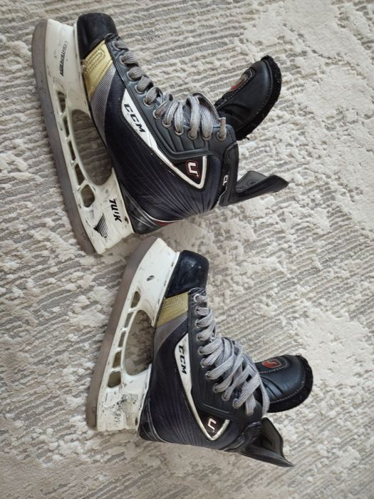 Продам коньки CCM-U