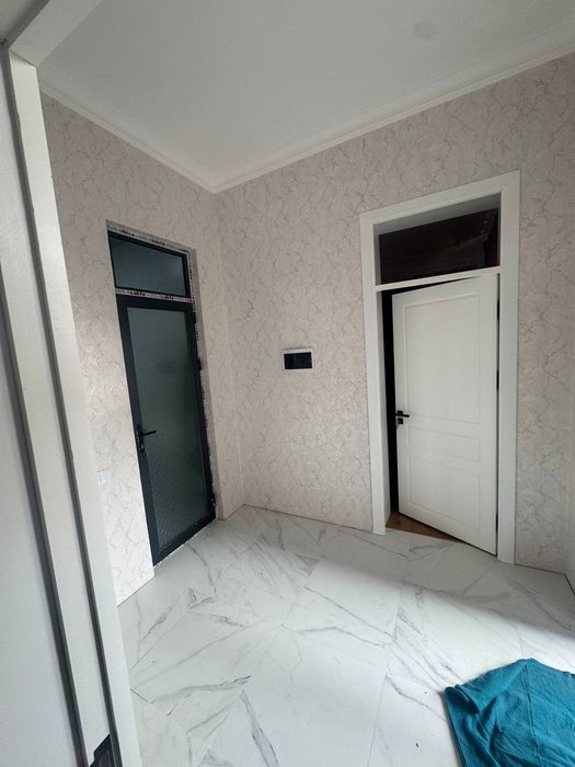 Eshon Guzarda 4.хонали 4-сотих Учаска Ховли Узок Муддатга Берилади