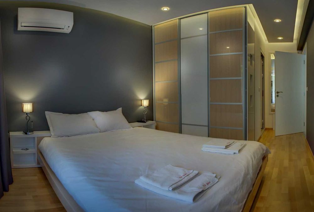 Дава се под наем Тристаен апартамент в Варна, Червен площад - 100 кв.м за 1400 € - Снимка #13