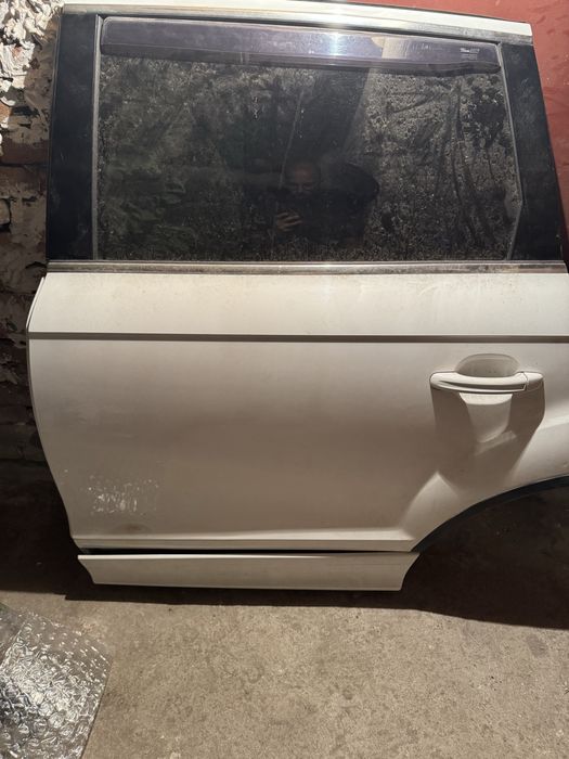 Задна лява врата audi q7 4L обурудвана, от кола 2012 фейс