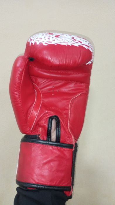 Бокс перчатки, продается оригинал, кожа , доставка по городу Ташкент,,