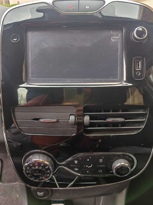 Продавам рено клио 4