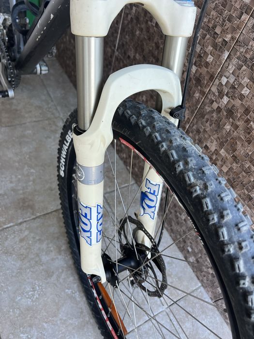 Bicicletă Canyon Nerve Full-Suspension | Pentru Piese / Sau Folosire  (Componente Premium FOX, DT Swiss, SRAM)