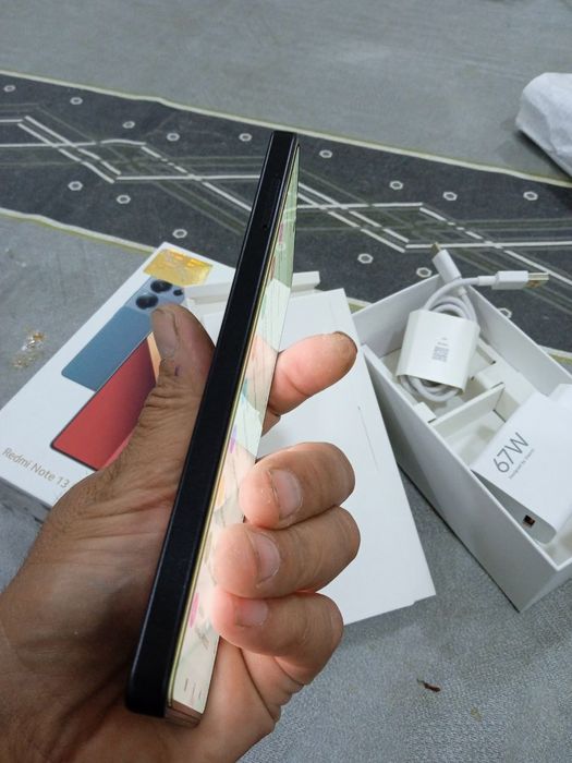 Продам телефон Redmi Note 13 Pro black 12GB RAM 512 ROM.