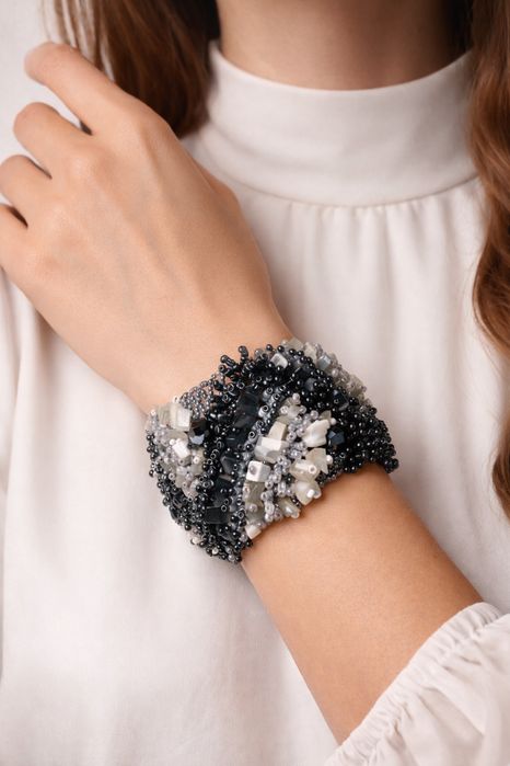 Браслет из бисера ручной работы