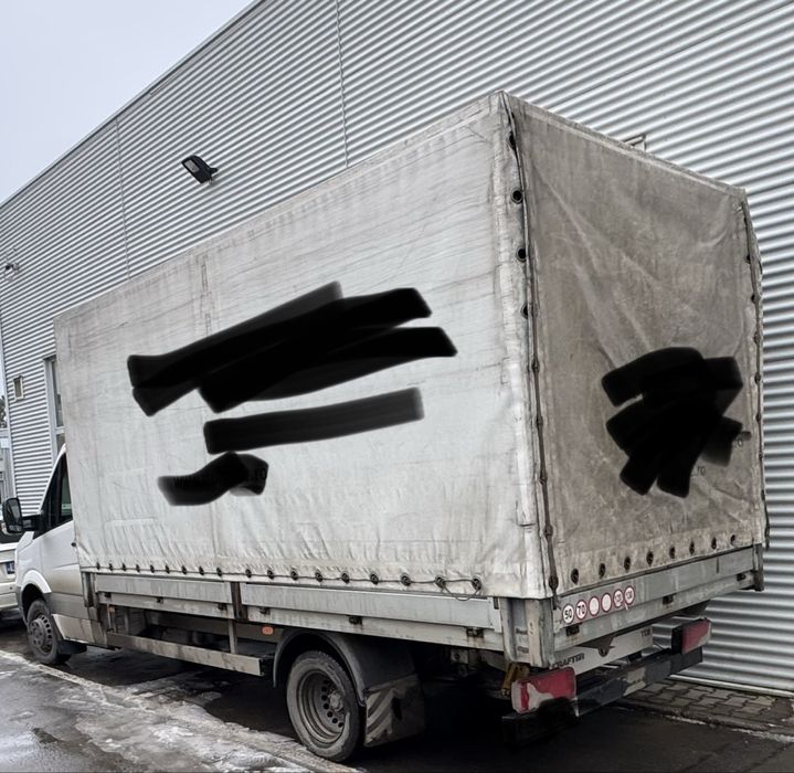 Autoutilitara cu prelata