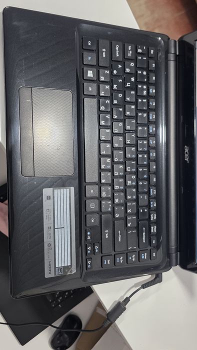 Acer Aspire E1-410 notebook.