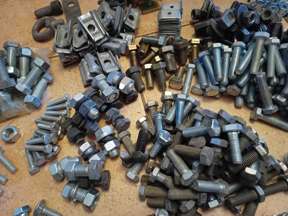 Анкерни болтове шайби гайки