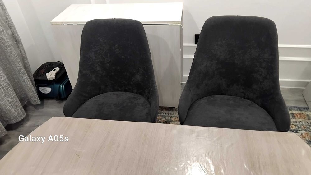 Кухонный стол со стульями