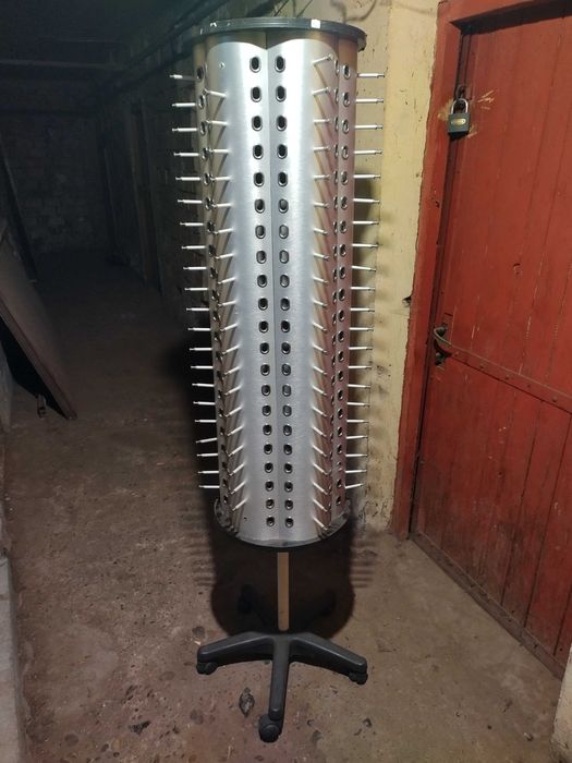 продавам Стойка за очила