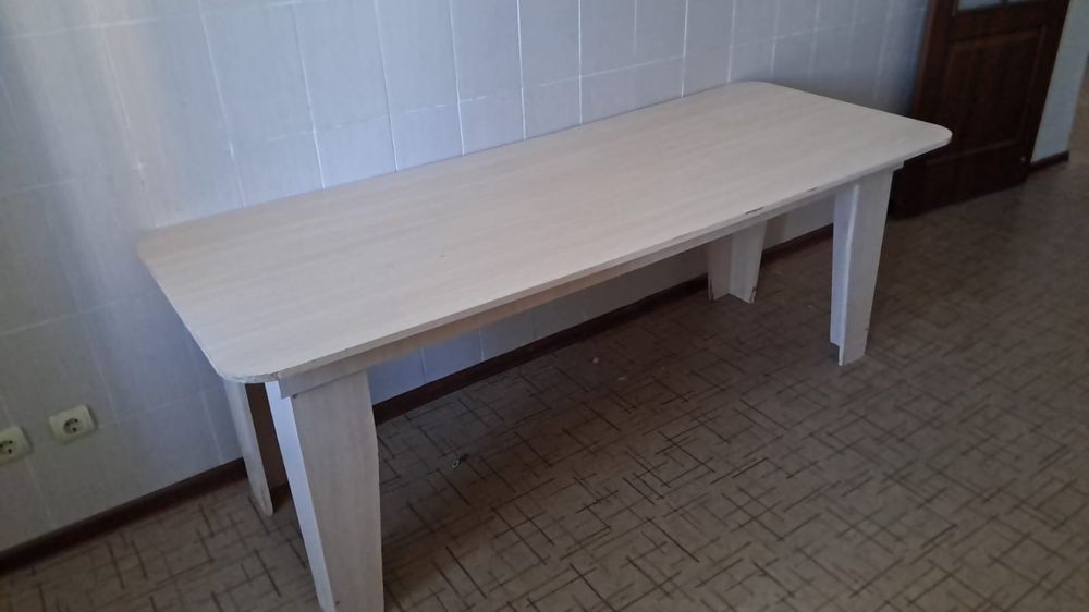 Продадим кухонный стол за 15тыс