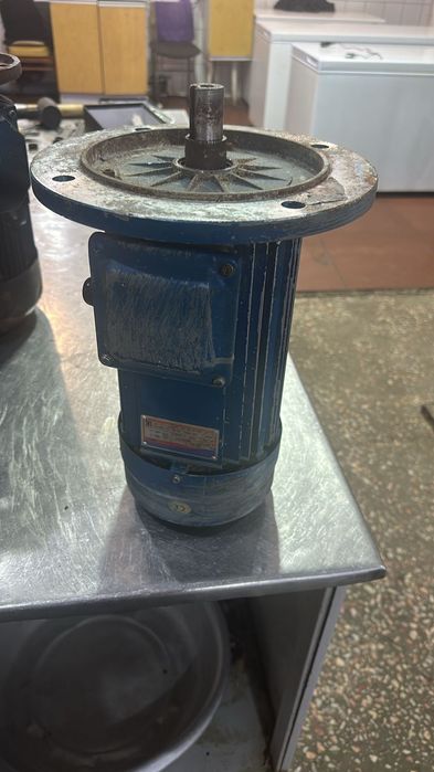 Продам Электродвигатели