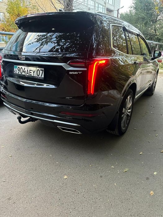 Продам машину Cadillac XT 6