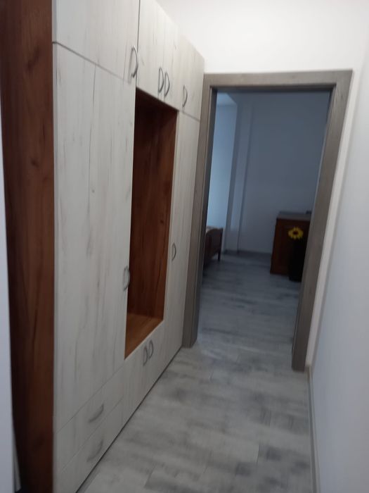 Închiriez garsonieră zona Central