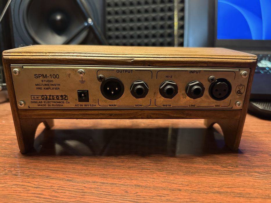 Микрофонный предусилитель