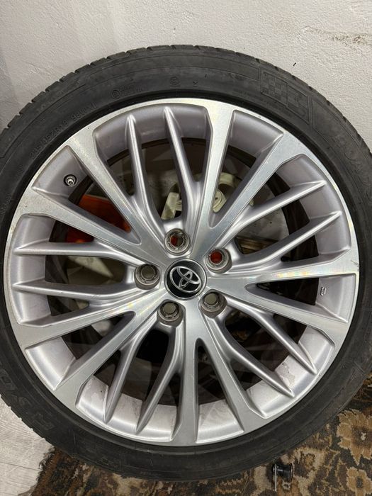 Диски с резиной.