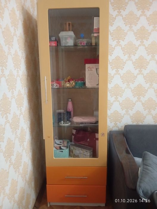 Продам диван, кровать, стойку