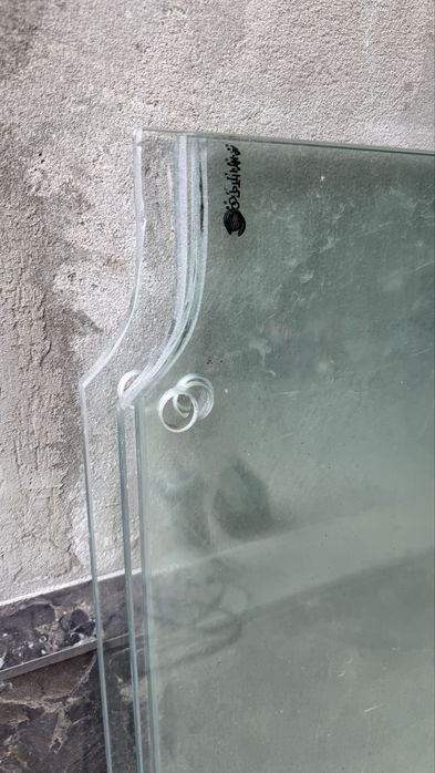 Kolyonniy oyna eshiklar 4 ta eni 88.5 sm boyi 2.20sm