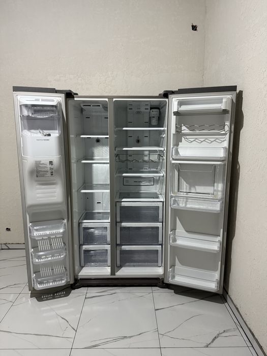 Холодилник в хорошем состояние