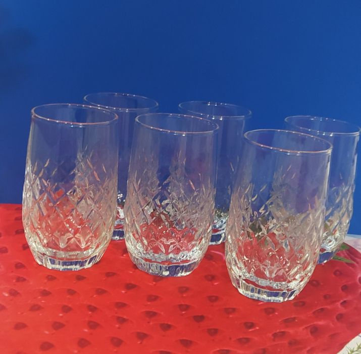 Стаканы для воды и соки