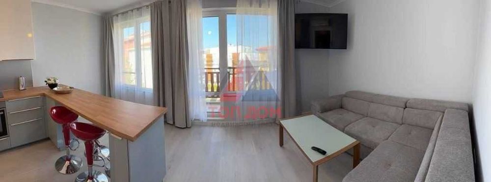 Дава се под наем Двустаен апартамент в к.к. Св.Св. Константин и Елена - 63 кв.м за 900 € - Снимка #1