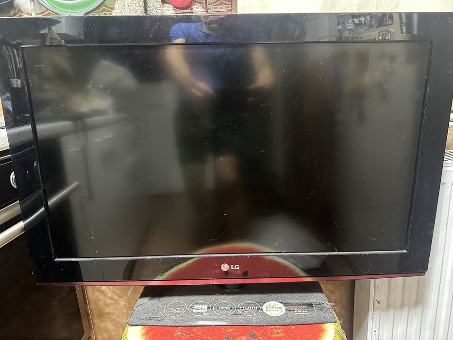 Televizor LG 32” Full HD – HDMI, SCART, VGA – Model 32LD350