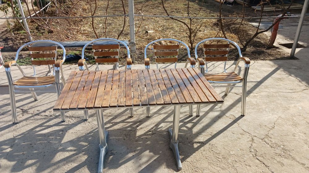 Bu stol stullar  chotkiy