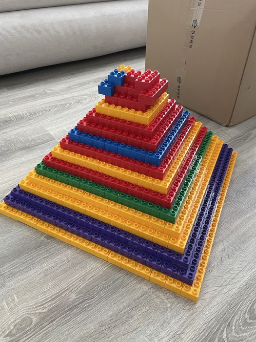 Отдам бесплатно Констуктор