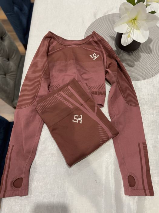 Дамски спортен клин + къса блуза