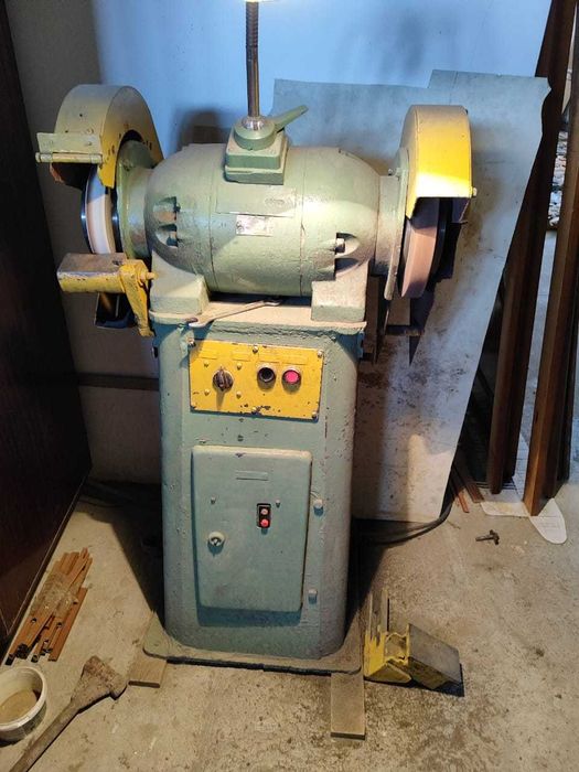 Наждачный заточной станок