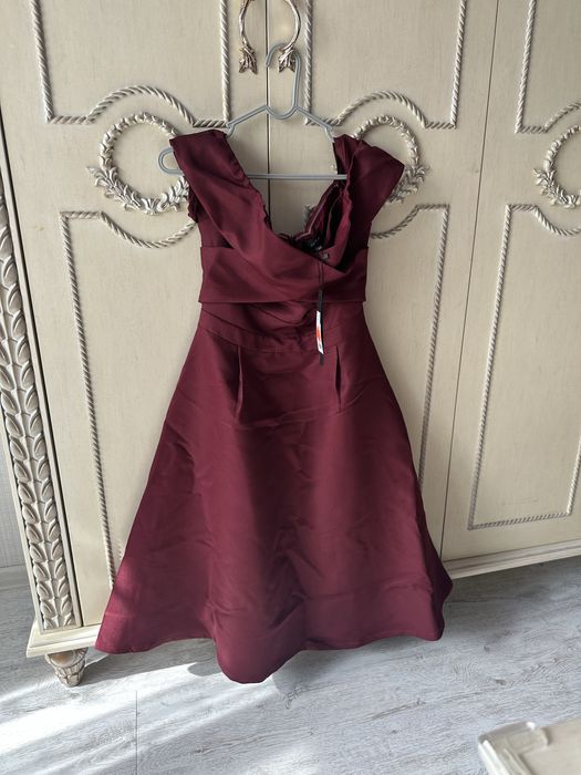 Платья с этикеткой