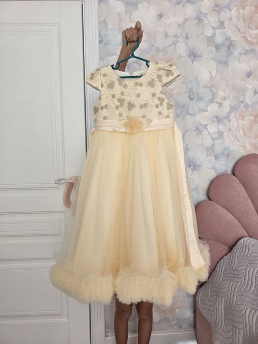 Нарядное платье для девочки