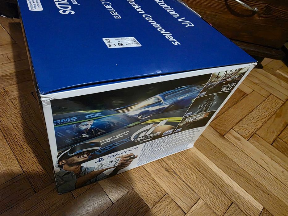 PlayStation VR + PlayStation Camera и VR Worlds
