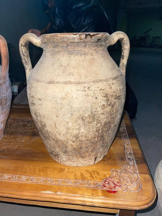 Кувшины, примерно 3-5 век.