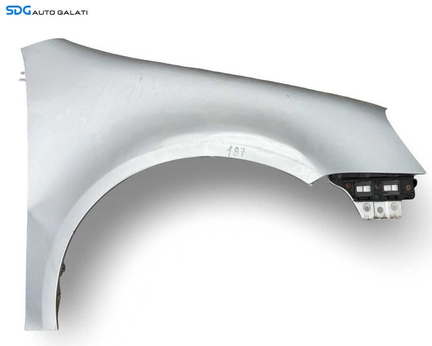 Aripa Dreapta Fata Volkswagen Golf 5 Hatchback Scurt 2004 - 2008 Cod 1K6880682A (Prezinta Ondulatie) [LR2437]