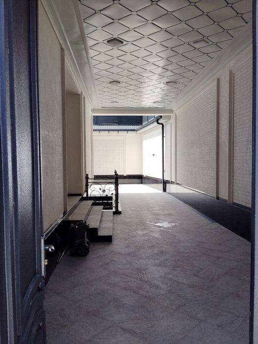 Уй сотилади 1.7 сотик 5хона падвал