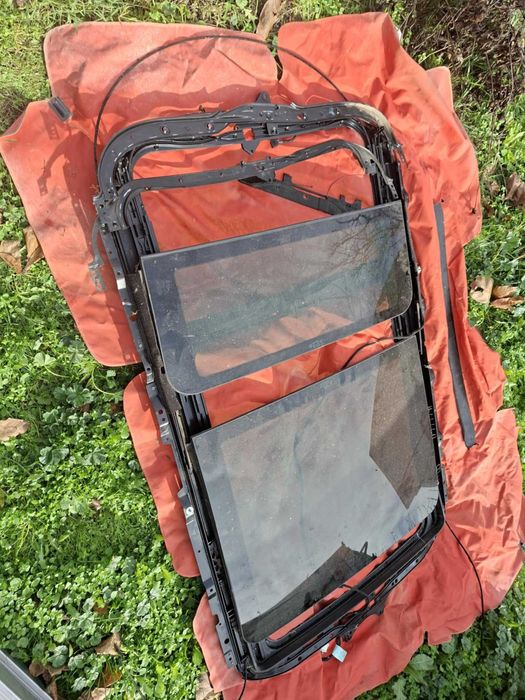 Продава се панорама за БМВ Х3 Е83