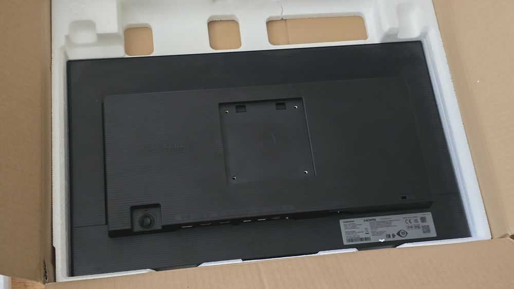 Монитор Samsung 24" IPS 100Hz S24D406GAU Essential Monitor