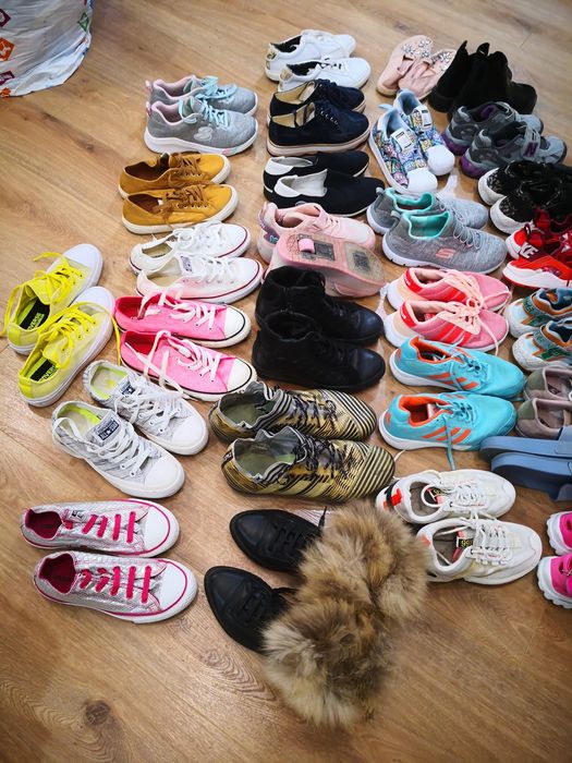 Дамски обувки еспадрили, и маратонки платформи.