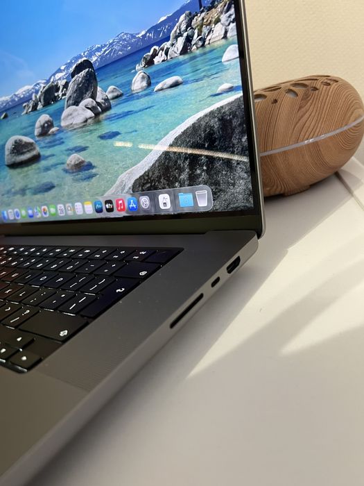 MacBook 16 PRO M1 PRO