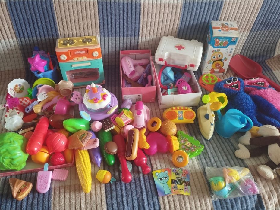 Продам много игрушек